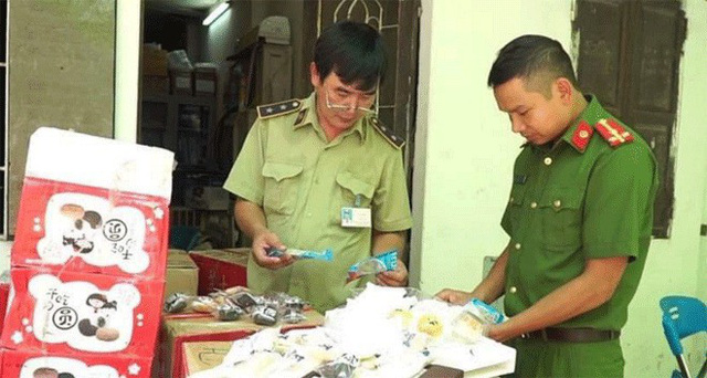 Thu Giữ Số Lượng Lớn Bánh Trung Thu Siêu Rẻ Nhập Lậu ở Hà Nội
